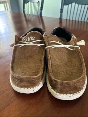 HEYDUDE Men's Wally Corduroy in brown (chocolate or walnut)